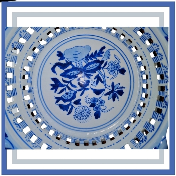🏖️ BLUE WHITE LATTICE BOWL w Floral & Woven Look Designs - Picture 5 of 7
